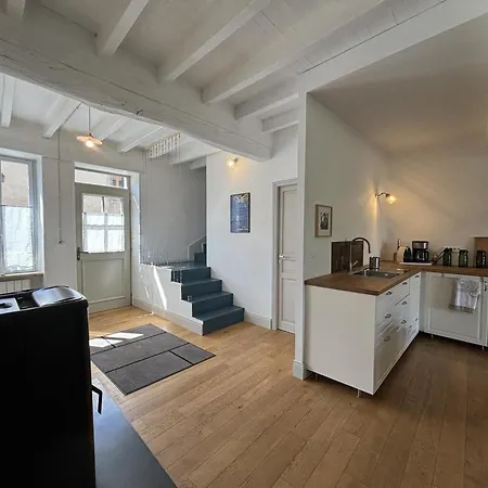 Maison Authentique Avec Jardin Clos, Verriere Et Velos A - Fr-1-489-538 Charroux-dʼAllier